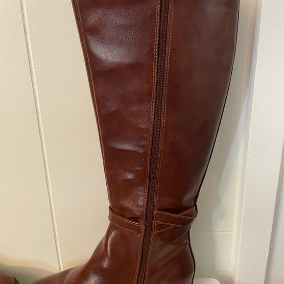 Women's Esprit faux Leather riding boot, size 7.5M - Picture 9 of 12